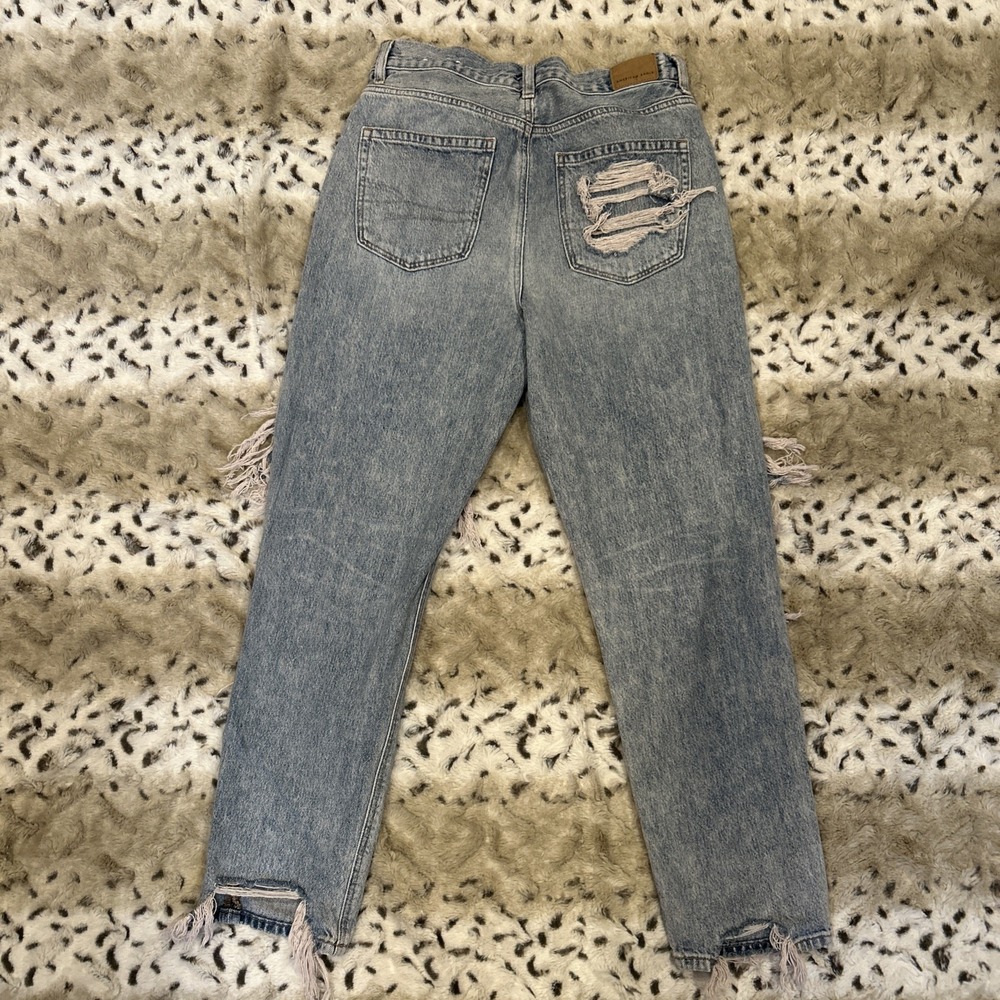 American Eagle blue distressed mom jeans Size 6 Grunge Retro Y2K - Picture 7 of 9